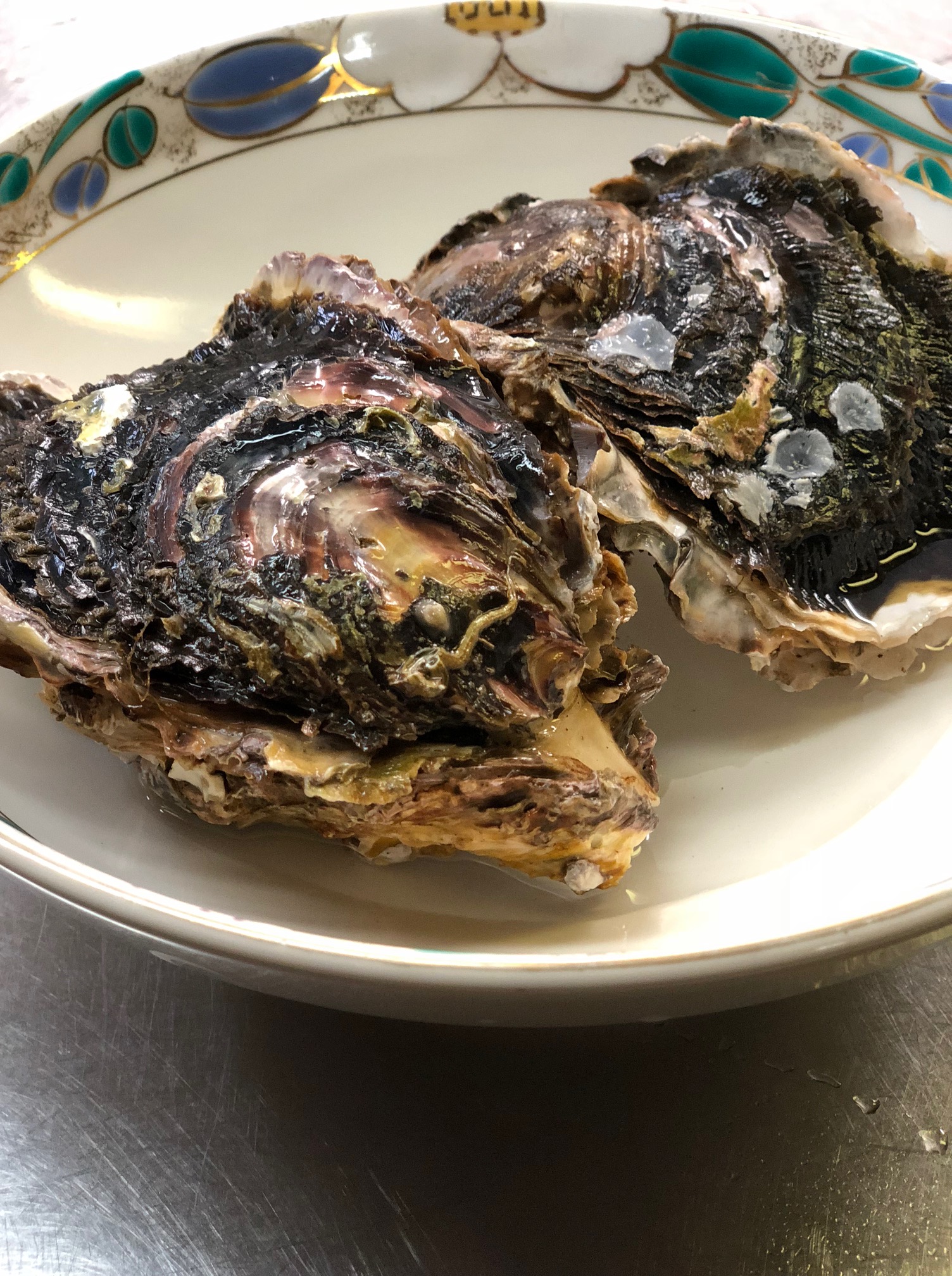 志摩産天然岩牡蠣 | 伊勢海老 海鮮蒸し料理 華月